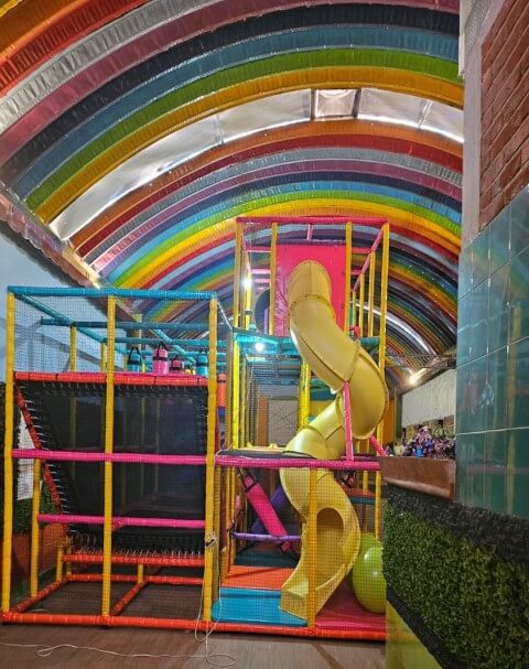 Salón 30 de Abril